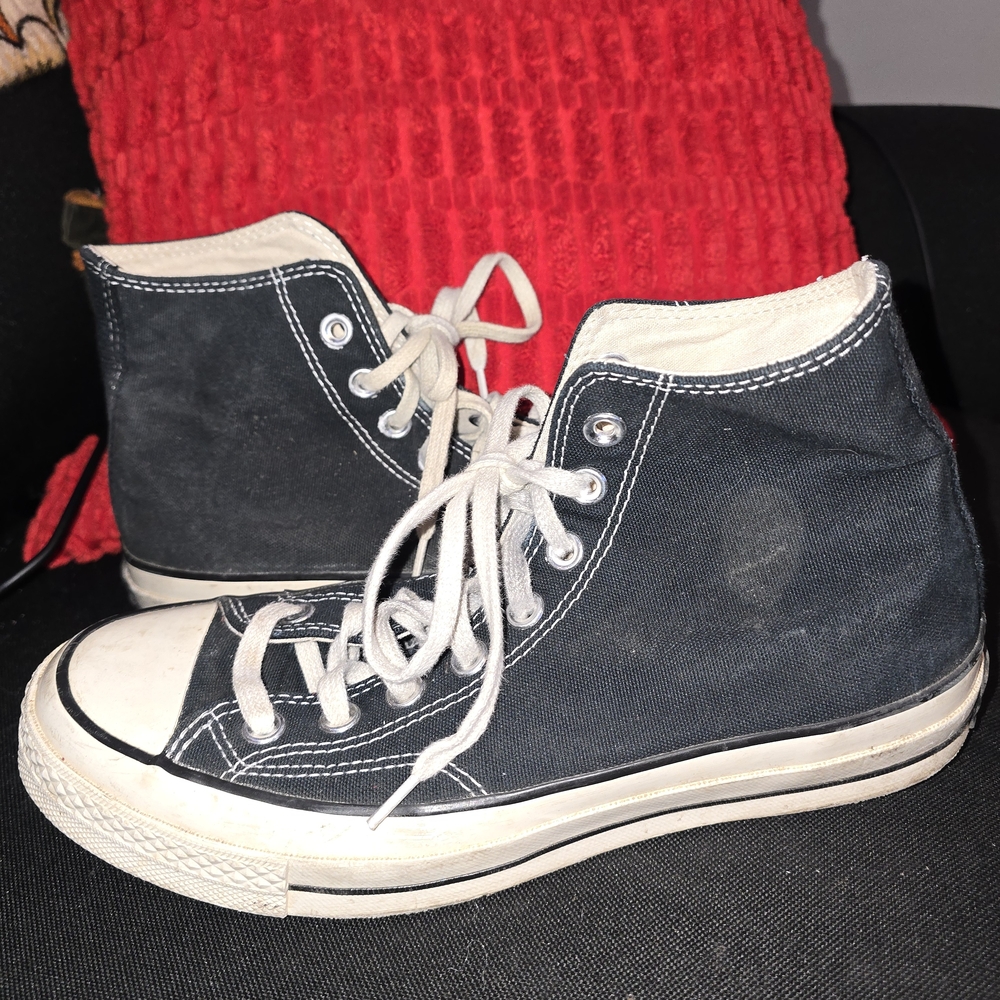 Classic High-Top Canvas Sneakers in Navy and White